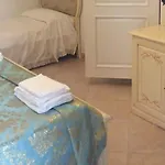 Delle Rose לינה וארוחת בוקר