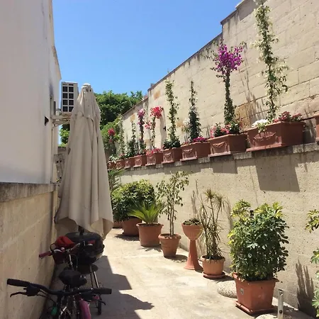 לינה וארוחת בוקר Delle Rose