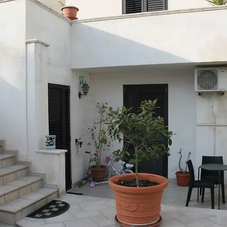 Delle Rose Oda ve Kahvaltı 4*