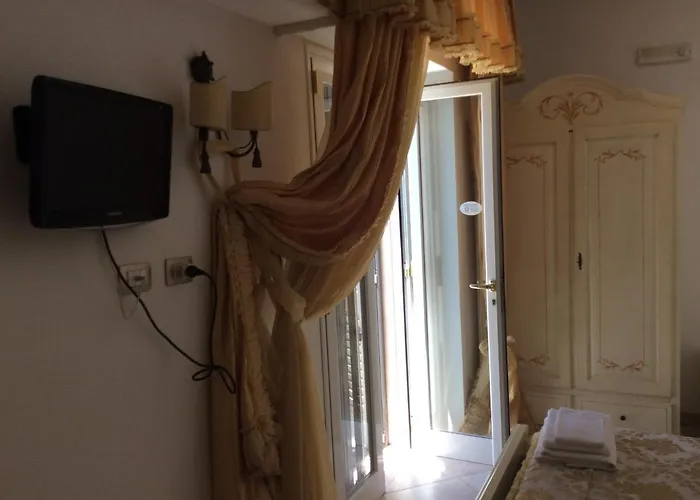 Delle Rose فندق مبيت وإفطار 3*